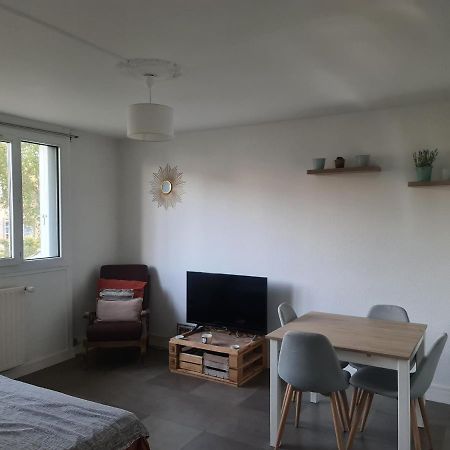 Private Room In A Shared Apartment II Beauvais Extérieur photo